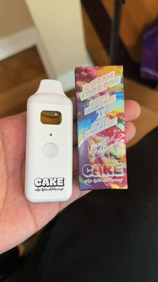 Cake-she-hit-different-2-gram-disposable-vape-pen-and-package